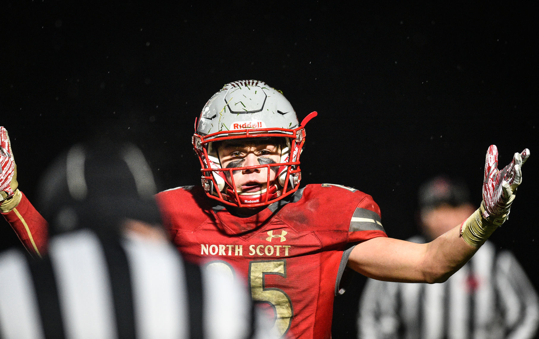 110119-qct-spt-ns-xavier-fball-043a.jpg